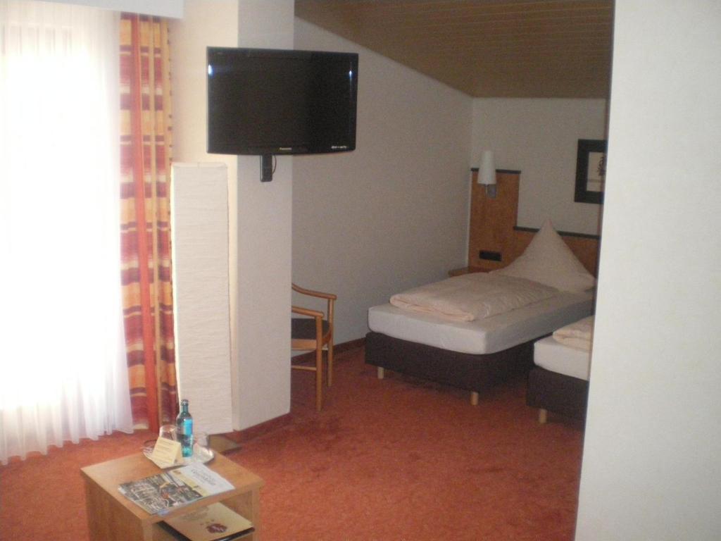 Hotel Gasthof Kaesser Ansbach Room photo