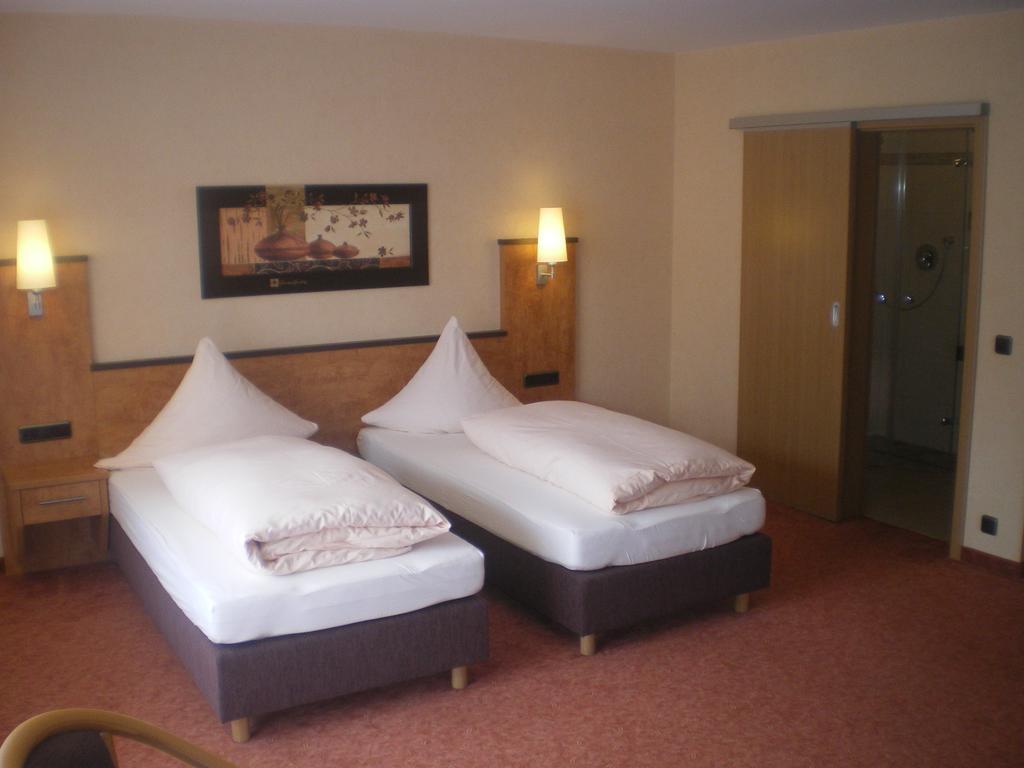 Hotel Gasthof Kaesser Ansbach Exterior photo